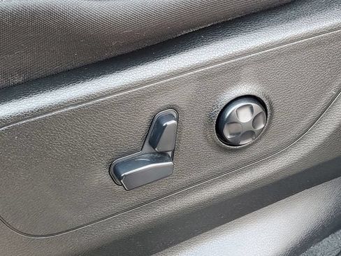 Used 2020 RAM 1500 Big Horn AWD/4WD image 12