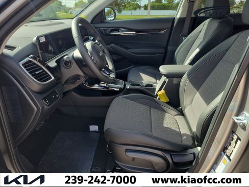 New 2026 Kia Seltos S FWD image 19