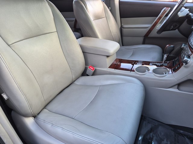 Used 2012 Toyota Highlander Limited w/ Tow Pkg FWD image 22