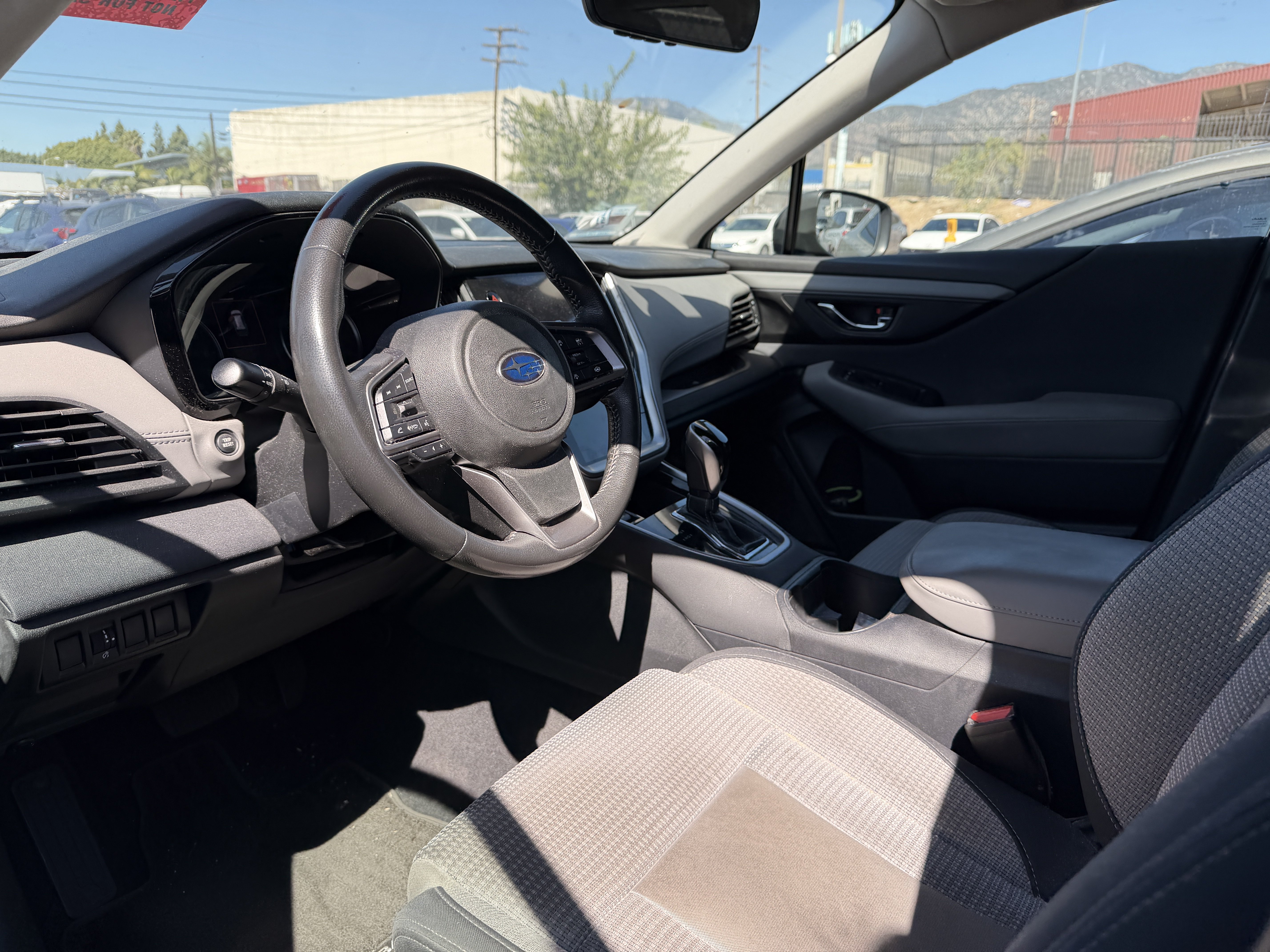 Used 2024 Subaru Outback Premium AWD/4WD image 3