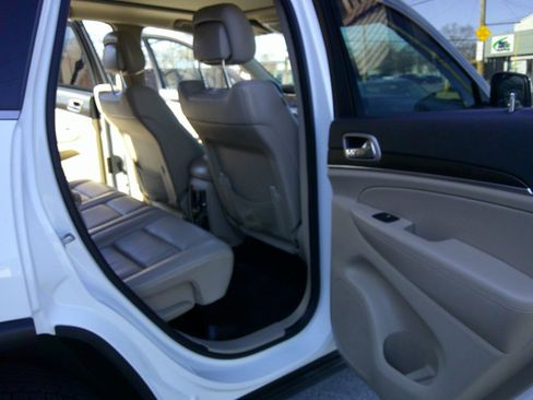 Used 2014 Jeep Grand Cherokee Limited w/ Luxury Group II image 51