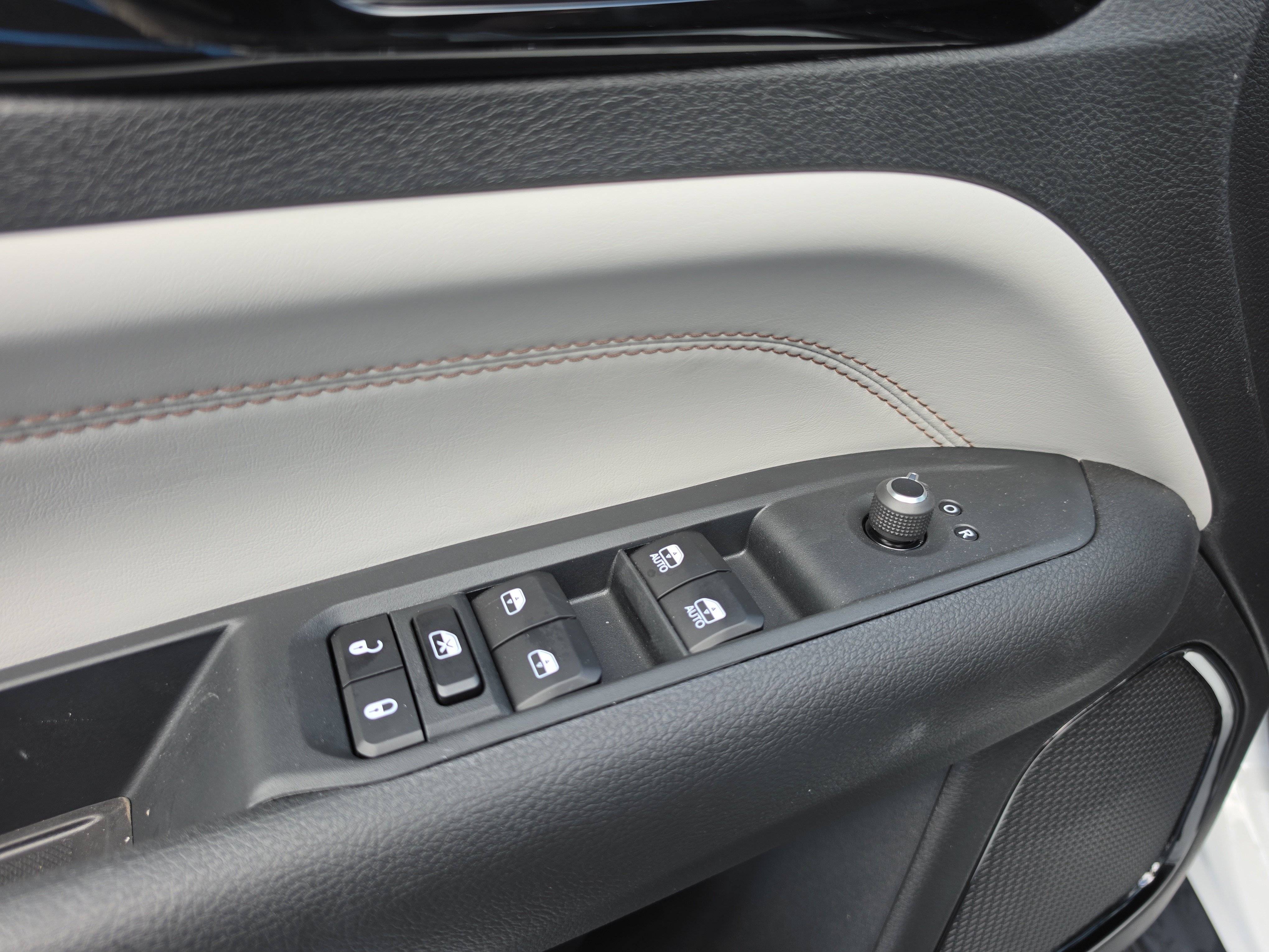 New 2026 Jeep Compass Limited AWD/4WD image 17