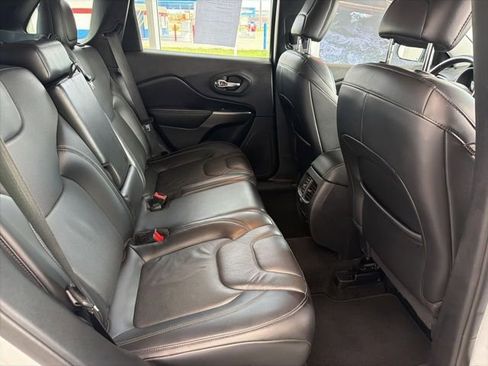 Used 2020 Jeep Cherokee Latitude Lux w/ Comfort/Convenience Group AWD/4WD image 9
