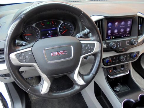 Used 2020 GMC Terrain SLT image 18