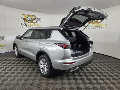 New 2026 Mitsubishi Outlander ES image 30