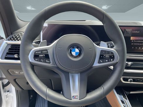 Used 2026 BMW X5 sDrive40i w/ M Sport Package image 14