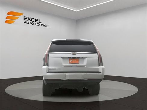 Used 2017 Cadillac Escalade ESV Premium Luxury image 41