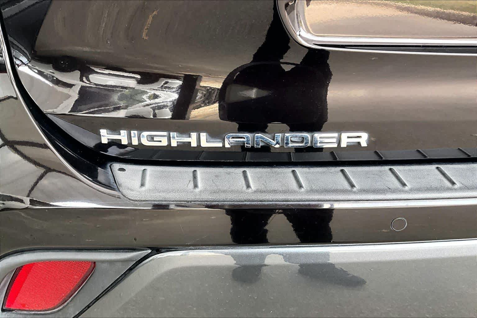 Used 2022 Toyota Highlander Limited AWD/4WD image 9