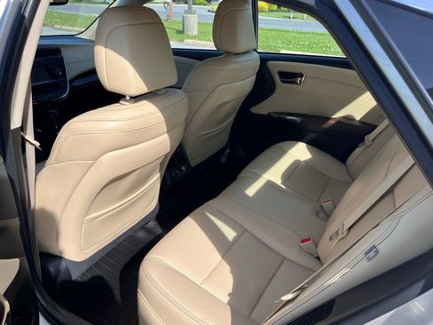Used 2017 Toyota Avalon Limited w/ All Weather Liner Package FWD image 19