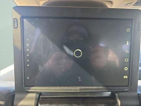 Used 2022 Chrysler Pacifica Limited w/ Uconnect Theater Family Group image 43