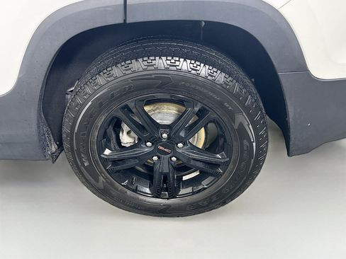 Used 2024 GMC Terrain AT4 w/ Infotainment Package II AWD/4WD image 11