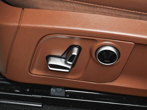 Used 2021 Maserati Levante image 45