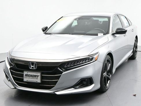 Used 2022 Honda Accord Sport image 3