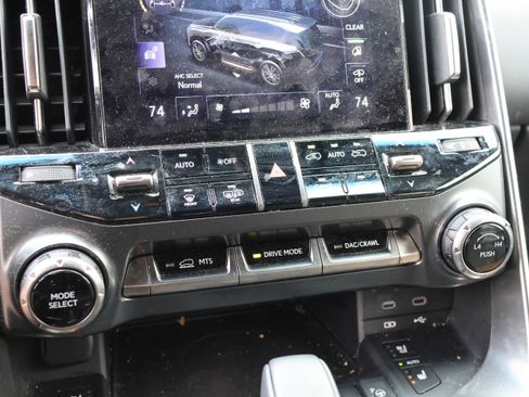 Used 2025 Lexus LX 700h Overtrail image 28