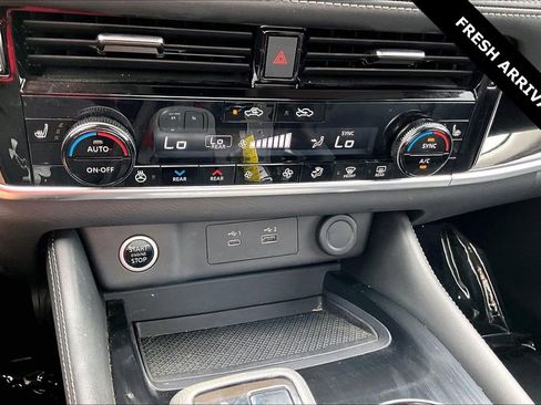 Used 2022 Nissan Rogue SL w/ SL Premium Package FWD image 15