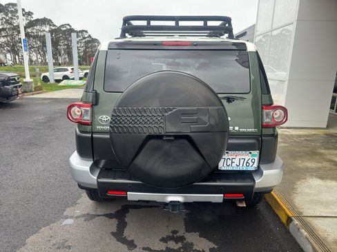 Used 2014 Toyota FJ Cruiser 4WD w/ Upgrade Package image 11