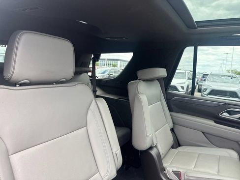 Used 2022 GMC Yukon SLT w/ SLT Premium Package AWD/4WD image 29