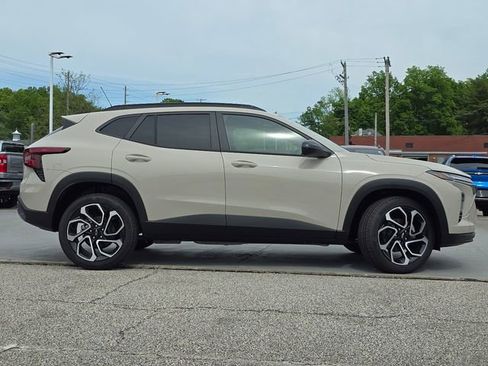 New 2026 Chevrolet Trax RS w/ Driver Confidence Package FWD image 16