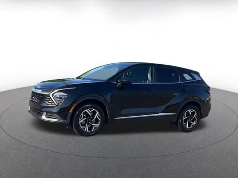 Used 2025 Kia Sportage LX FWD image 8