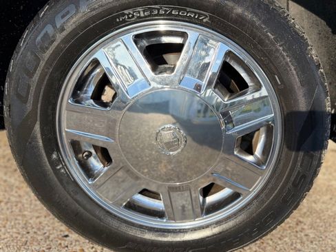 Used 2008 Cadillac DTS w/ Sun And Sound Package FWD image 28