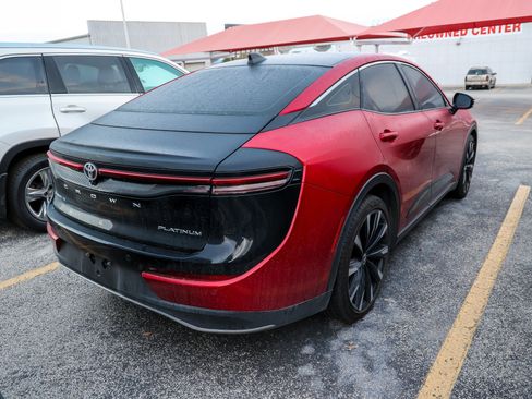 Used 2026 Toyota Crown Platinum image 9