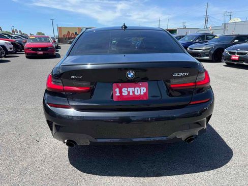 Used 2022 BMW 330i xDrive Sedan w/ M Sport Package AWD/4WD image 4