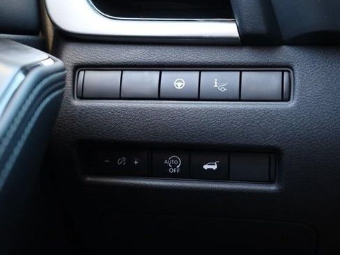 Certified 2025 Nissan Rogue SL w/ Tech Package AWD/4WD image 22