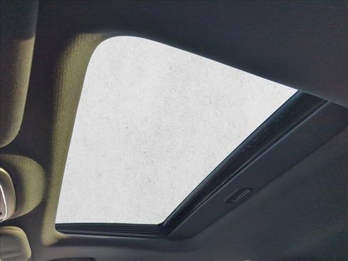 Used 2016 Jeep Grand Cherokee Limited RWD image 15