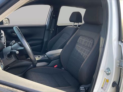 Used 2025 Honda HR-V Sport image 8