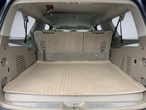 Used 2019 Chevrolet Suburban LT AWD/4WD image 7