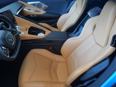 Used 2024 Chevrolet Corvette Stingray Preferred Cpe w/ Battery Protection Package RWD image 12