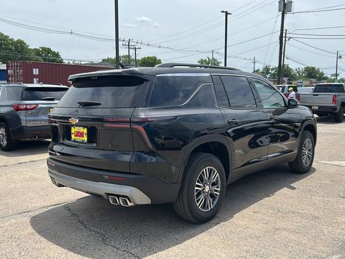 New 2026 Chevrolet Traverse LT w/ Driver Confidence Package AWD/4WD image 8