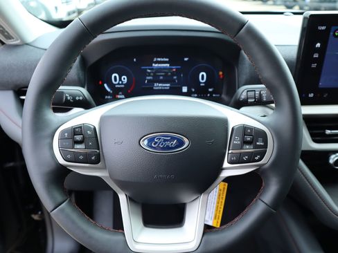 New 2026 Ford Explorer Active w/ Active Comfort Package AWD/4WD image 3