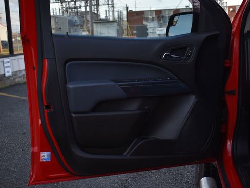 Used 2016 Chevrolet Colorado Z71 image 11