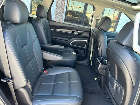 Used 2022 Kia Telluride EX w/ EX Premium Package image 36
