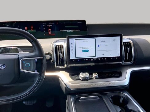 Certified 2025 Ford Expedition Max Platinum AWD/4WD image 7