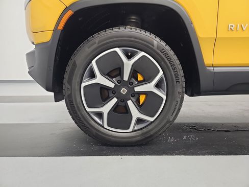 Used 2023 Rivian R1T Adventure AWD/4WD image 9