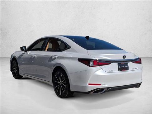 Used 2025 Lexus ES 350 w/ Premium Package image 8