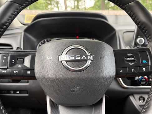 Used 2025 Nissan Rogue SV AWD/4WD image 30