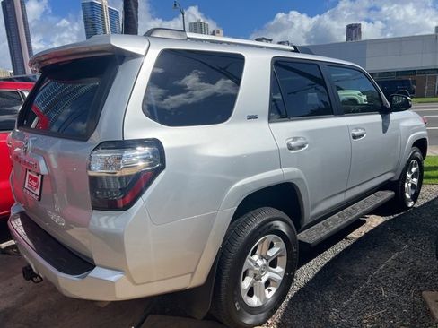 Used 2024 Toyota 4Runner SR5 Premium image 3
