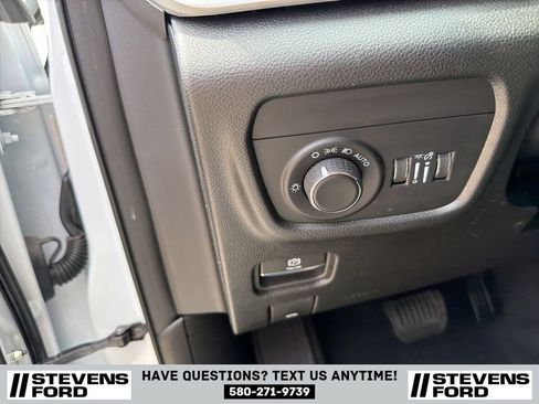 Used 2025 Jeep Grand Cherokee Altitude AWD/4WD image 17