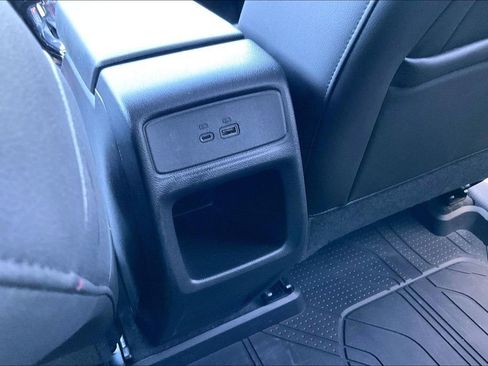 Used 2024 Chevrolet Trax RS w/ Driver Confidence Package FWD image 32