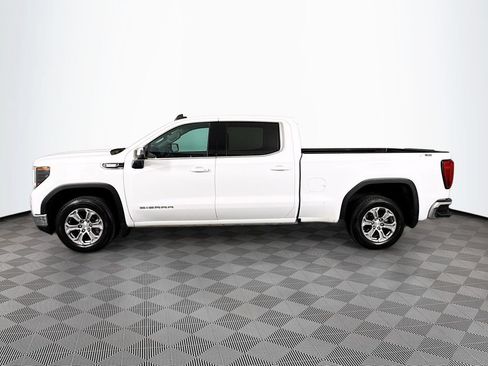 Used 2023 GMC Sierra 1500 SLE w/ X31 Off-Road Package AWD/4WD image 4