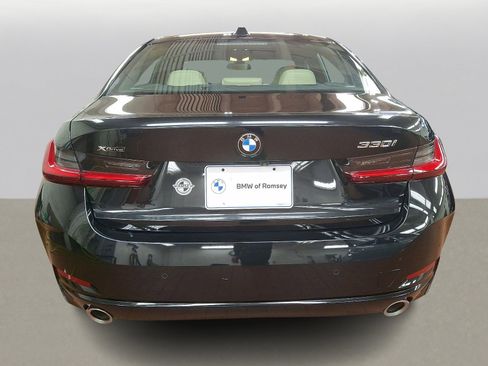 Used 2025 BMW 330i xDrive Sedan w/ Premium Package image 5