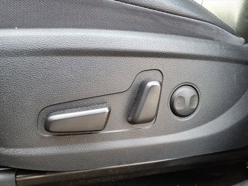 Used 2020 Hyundai Santa Fe SEL w/ Convenience + Premium Package image 4