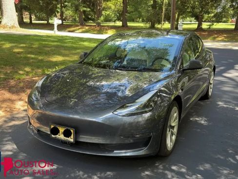 Used 2023 Tesla Model 3 Standard Range RWD image 1