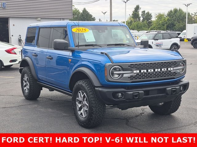 Certified 2025 Ford Bronco Badlands AWD/4WD image 3