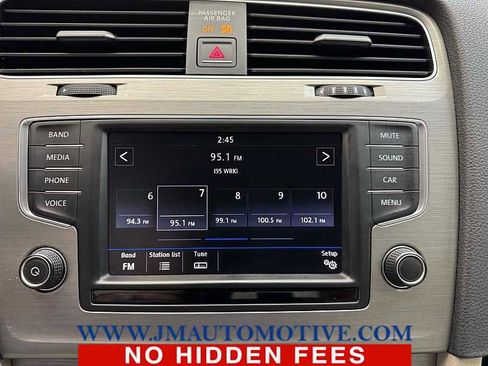Used 2017 Volkswagen Golf S AWD/4WD image 22