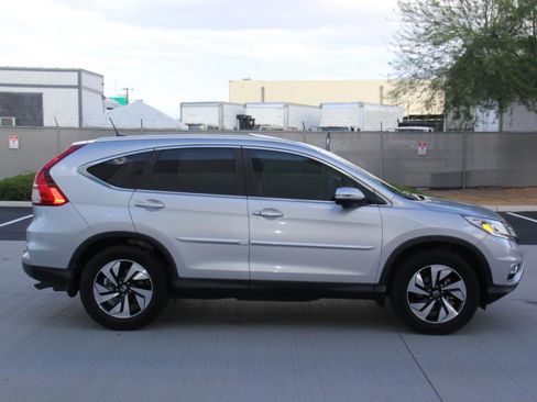 Used 2016 Honda CR-V Touring image 4
