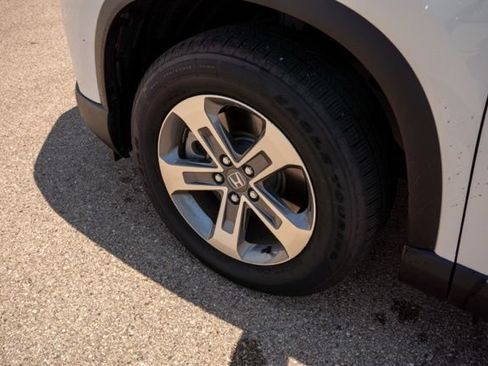 Used 2025 Honda Pilot EX-L image 12